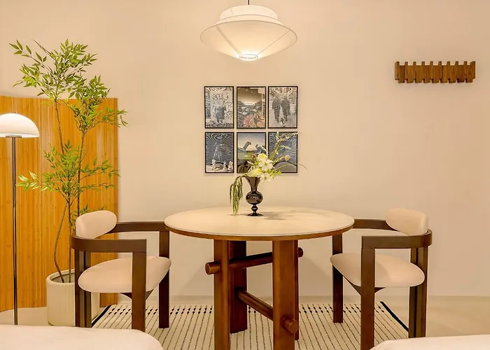 Apartamento Haebangchon, Itaewon Street, Sinheung Market, Namsan Tower, 15 Minutes To Hongdae,the Still House Yongsan *