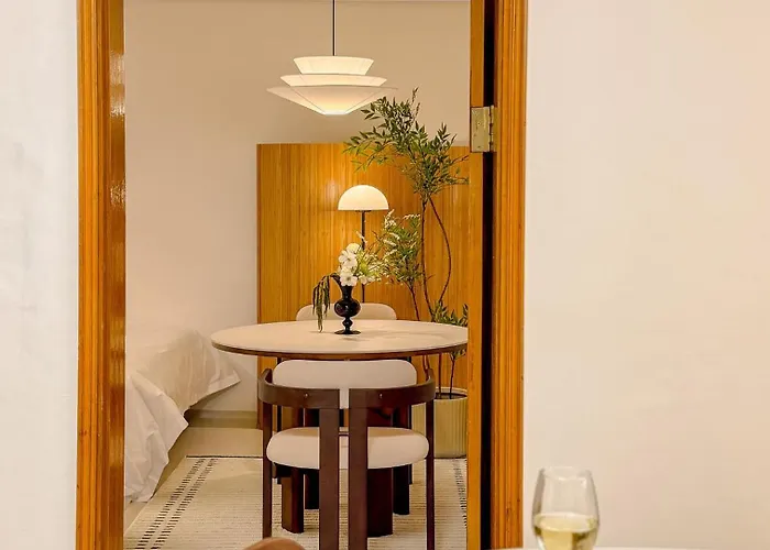 Apartamento Haebangchon, Itaewon Street, Sinheung Market, Namsan Tower, 15 Minutes To Hongdae,the Still House Yongsan