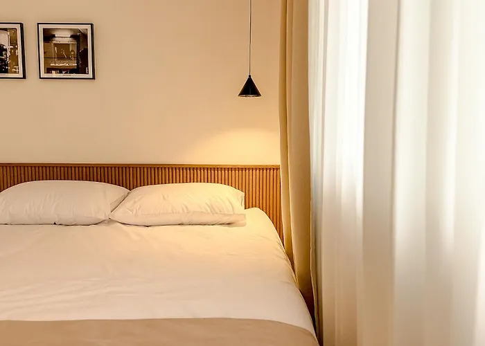 Haebangchon, Itaewon Street, Sinheung Market, Namsan Tower, 15 Minutes To Hongdae,the Still House Yongsan Apartamento Seúl