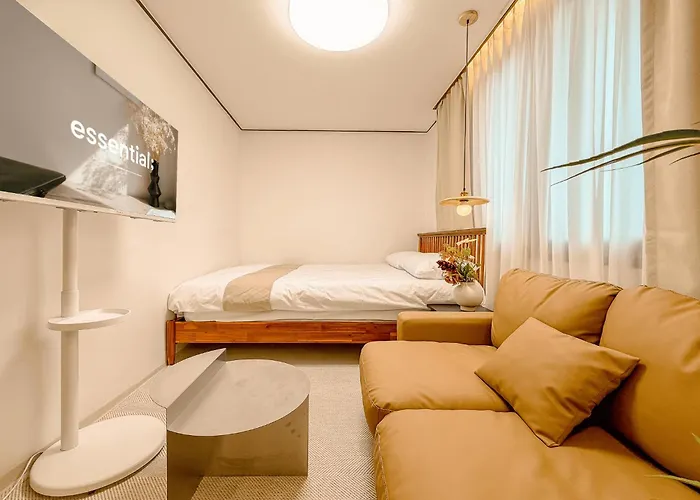 Haebangchon, Itaewon Street, Sinheung Market, Namsan Tower, 15 Minutes To Hongdae,the Still House Yongsan * Seúl