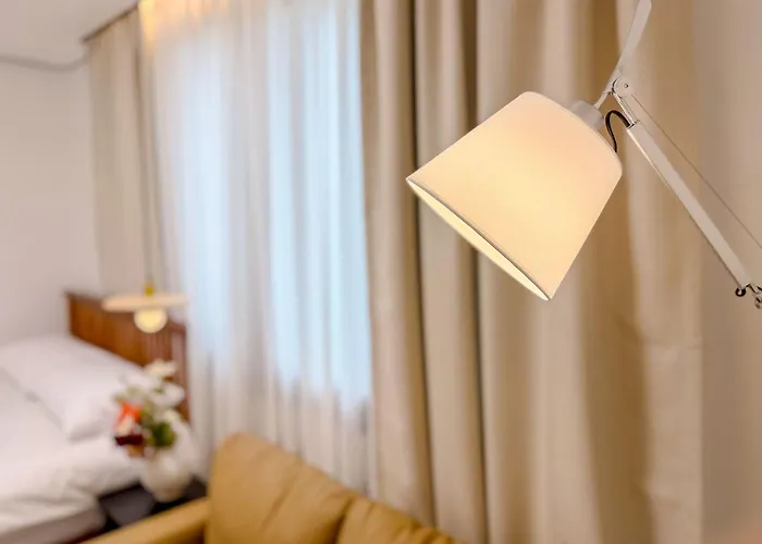 Apartamento Haebangchon, Itaewon Street, Sinheung Market, Namsan Tower, 15 Minutes To Hongdae,the Still House Yongsan