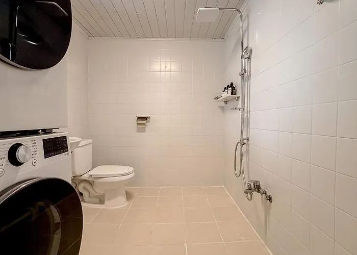 Apartamento Haebangchon, Itaewon Street, Sinheung Market, Namsan Tower, 15 Minutes To Hongdae,the Still House Yongsan Seúl