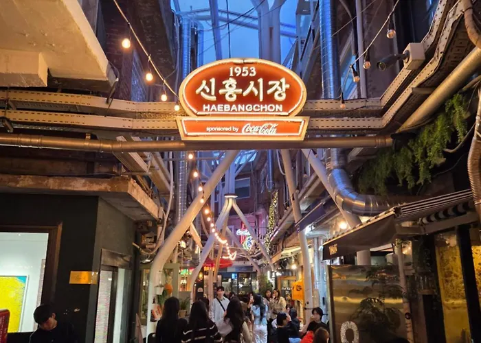 Haebangchon, Itaewon Street, Sinheung Market, Namsan Tower, 15 Minutes To Hongdae,the Still House Yongsan