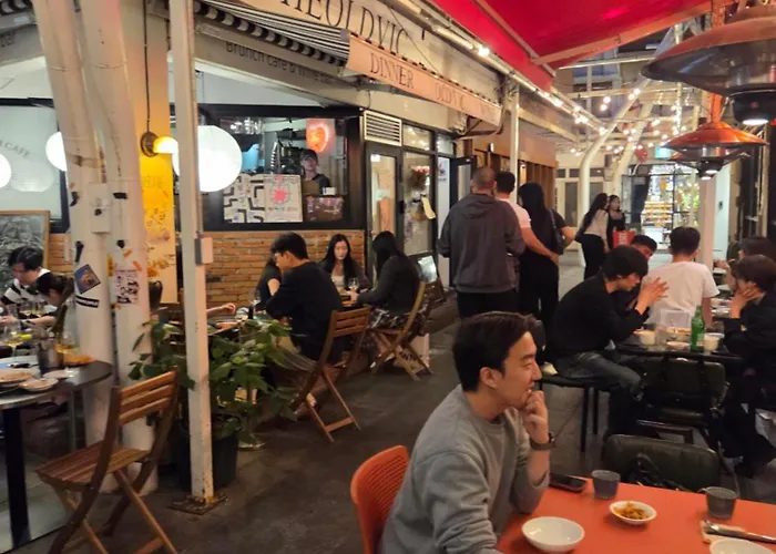 Haebangchon, Itaewon Street, Sinheung Market, Namsan Tower, 15 Minutes To Hongdae,the Still House Yongsan Apartamento