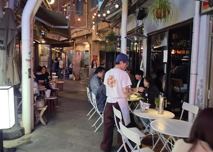 Apartamento Haebangchon, Itaewon Street, Sinheung Market, Namsan Tower, 15 Minutes To Hongdae,the Still House Yongsan Seúl