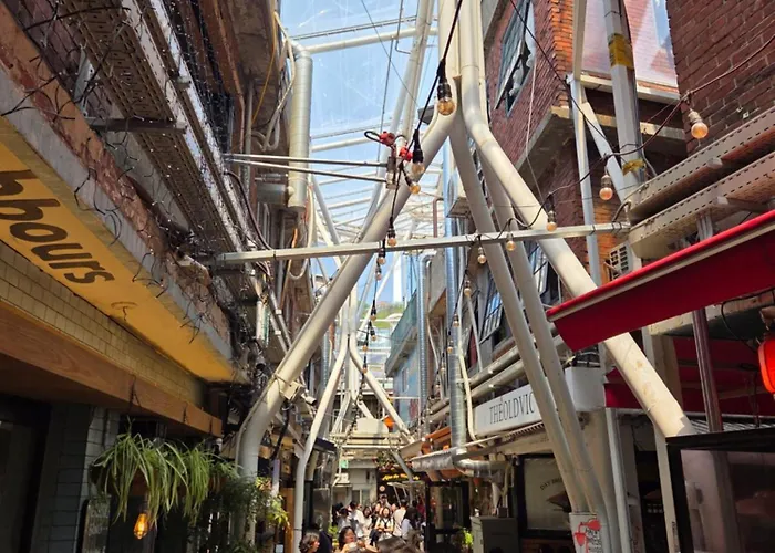 Haebangchon, Itaewon Street, Sinheung Market, Namsan Tower, 15 Minutes To Hongdae,the Still House Yongsan *