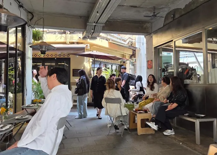 Haebangchon, Itaewon Street, Sinheung Market, Namsan Tower, 15 Minutes To Hongdae,the Still House Yongsan * Seúl