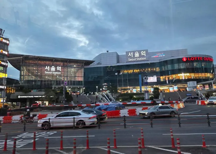 Haebangchon, Itaewon Street, Sinheung Market, Namsan Tower, 15 Minutes To Hongdae,the Still House Yongsan Apartamento Seúl